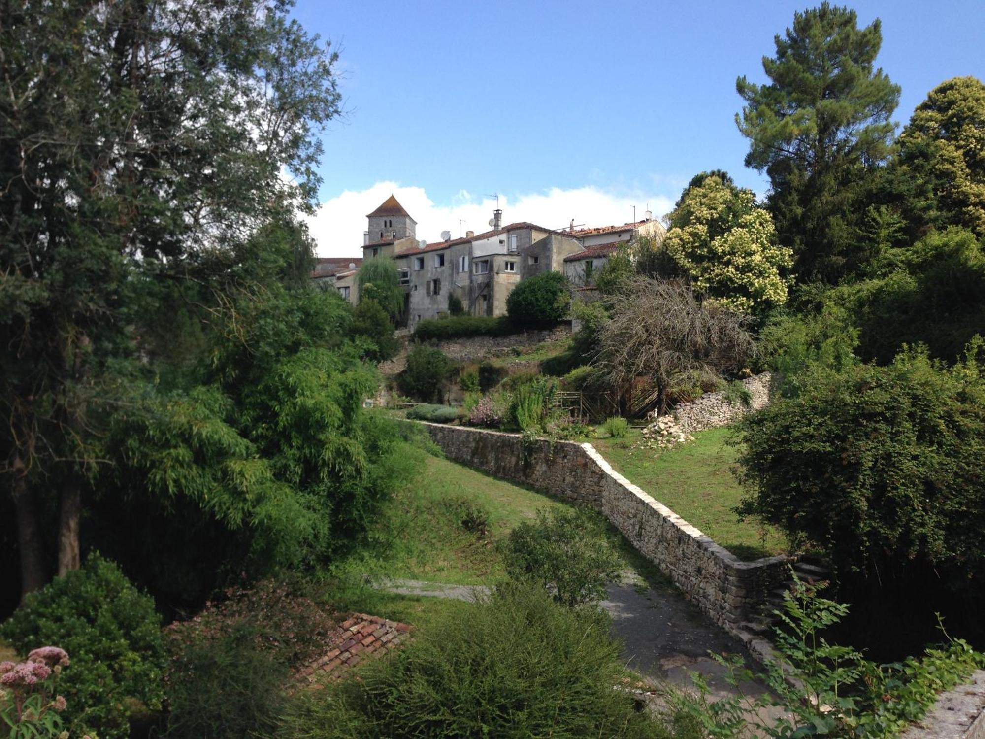 Nickis House Villa Saint-Sauvant  Bagian luar foto